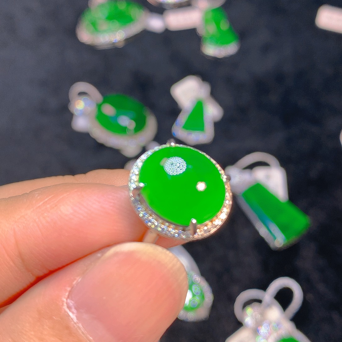 颈饰银S925镶嵌翡翠