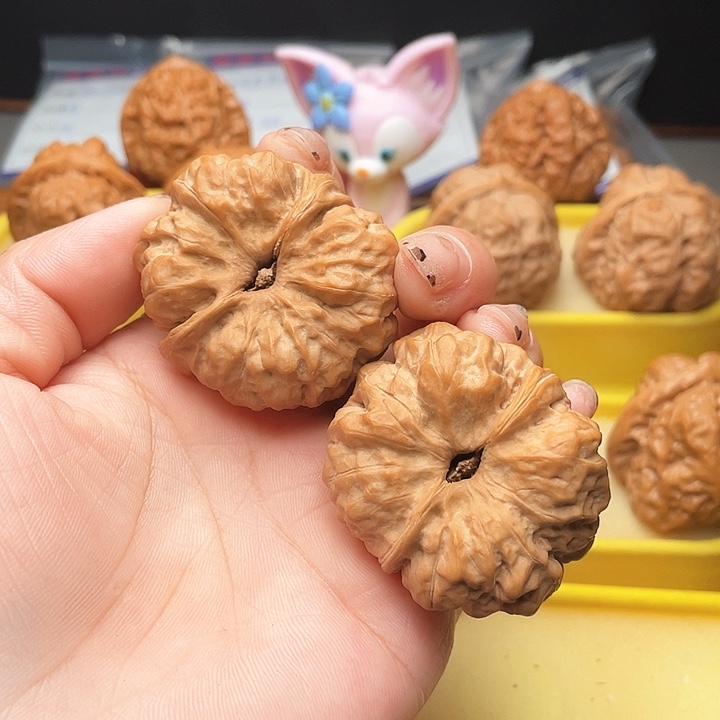 木质类城*文玩核桃蛤蟆