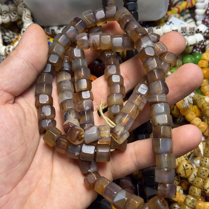 玻璃颈饰5212。福利1条