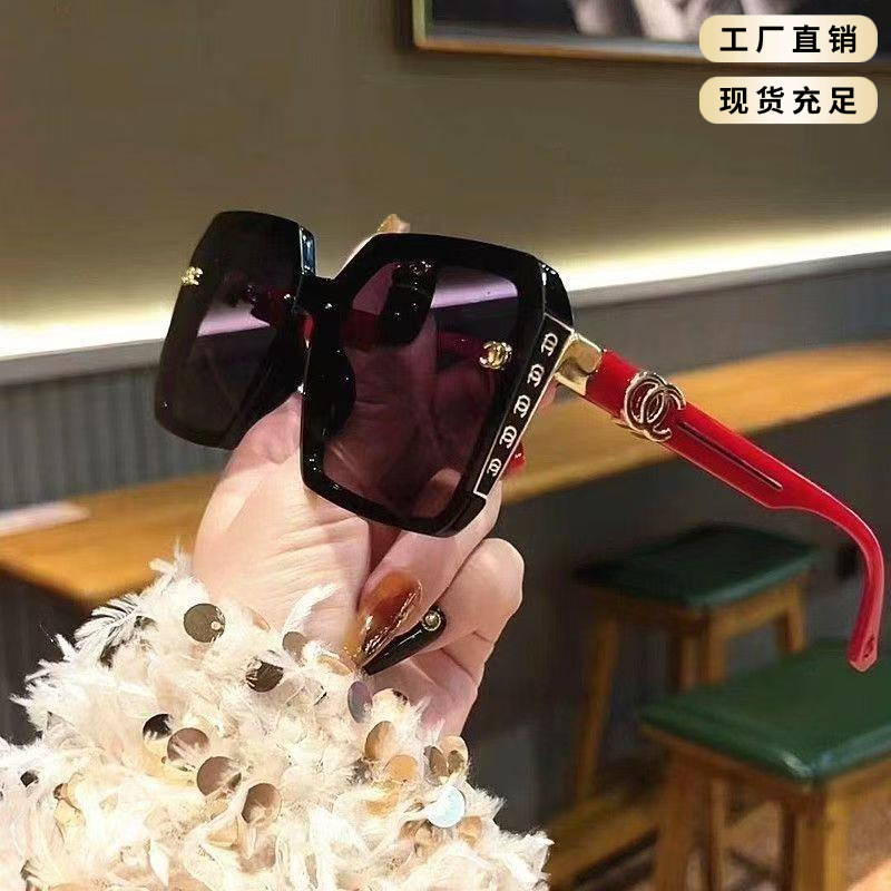 网红爆款 轻奢太阳镜经典方框女士墨镜防紫外线偏光镜遮阳气