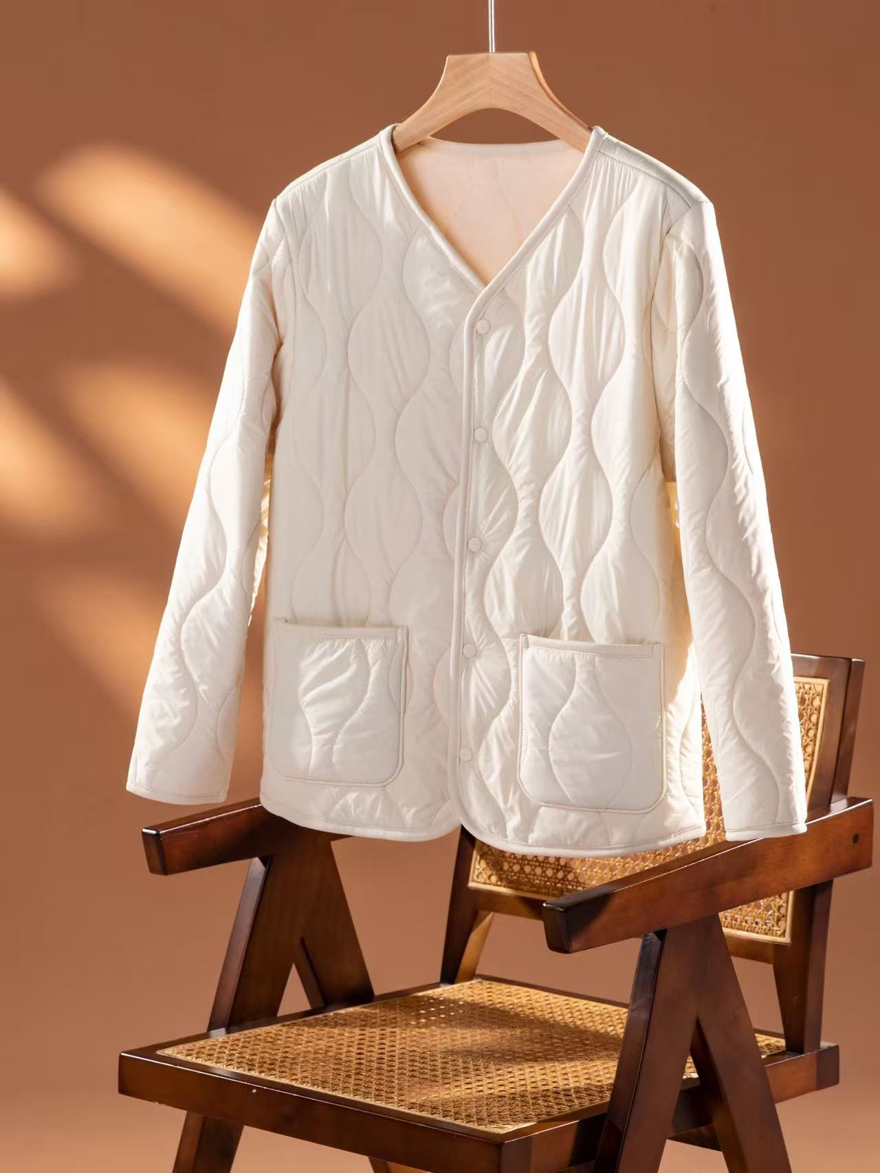 男女同款绵羊毛短外套 加绒加厚长袖防风轻薄充气绒保暖抗菌棉服