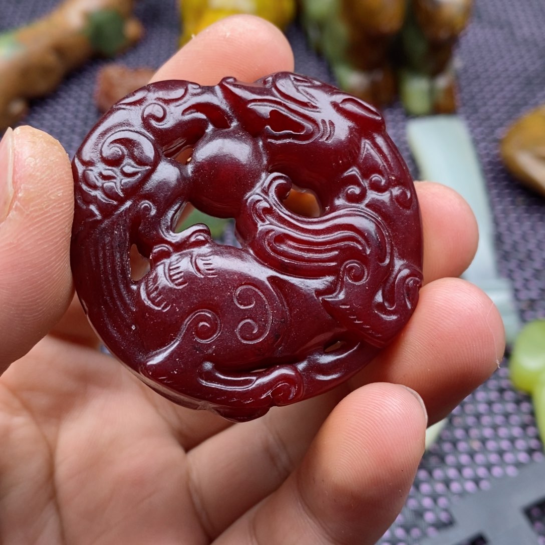 蛇纹石玉颈饰未镶嵌