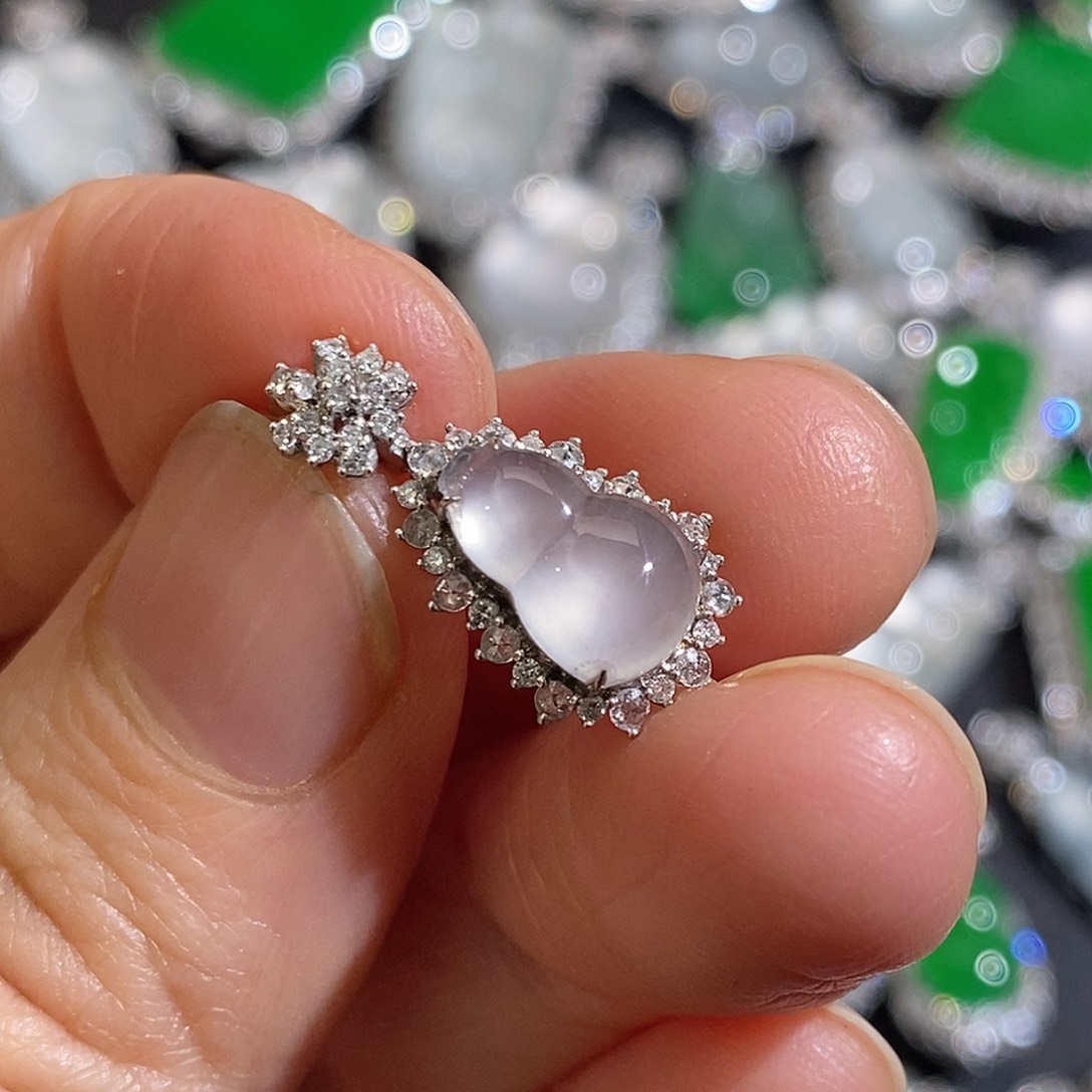 翡翠颈饰18K金镶嵌葫芦