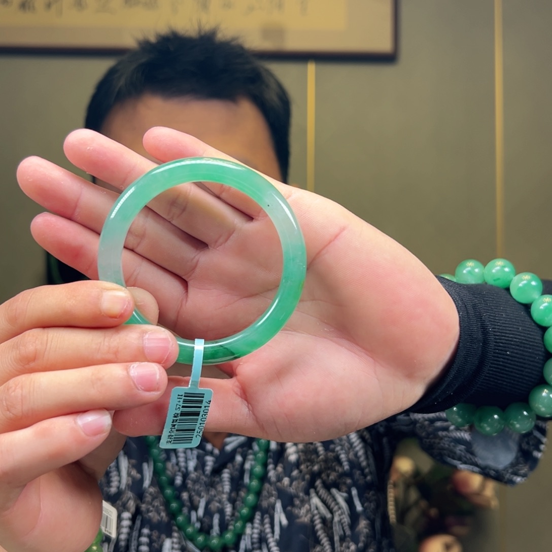 石英质玉手镯未镶嵌57