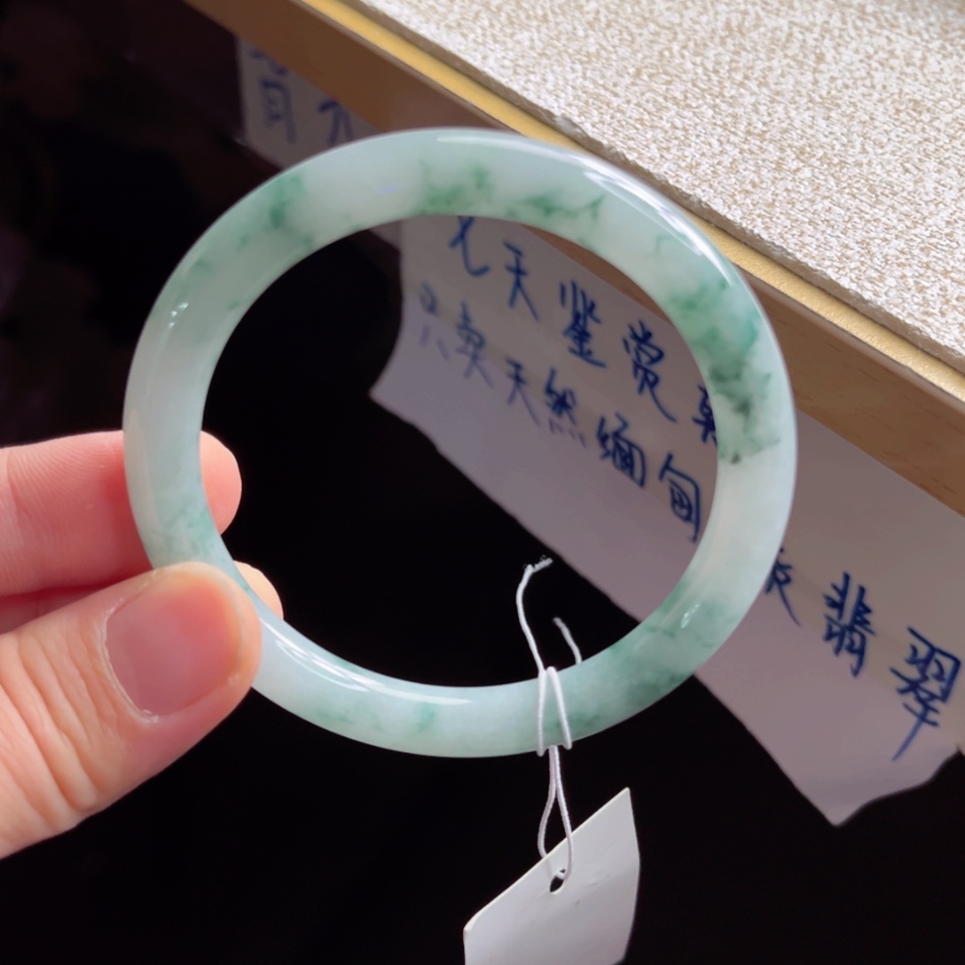 翡翠未镶嵌手镯手镯