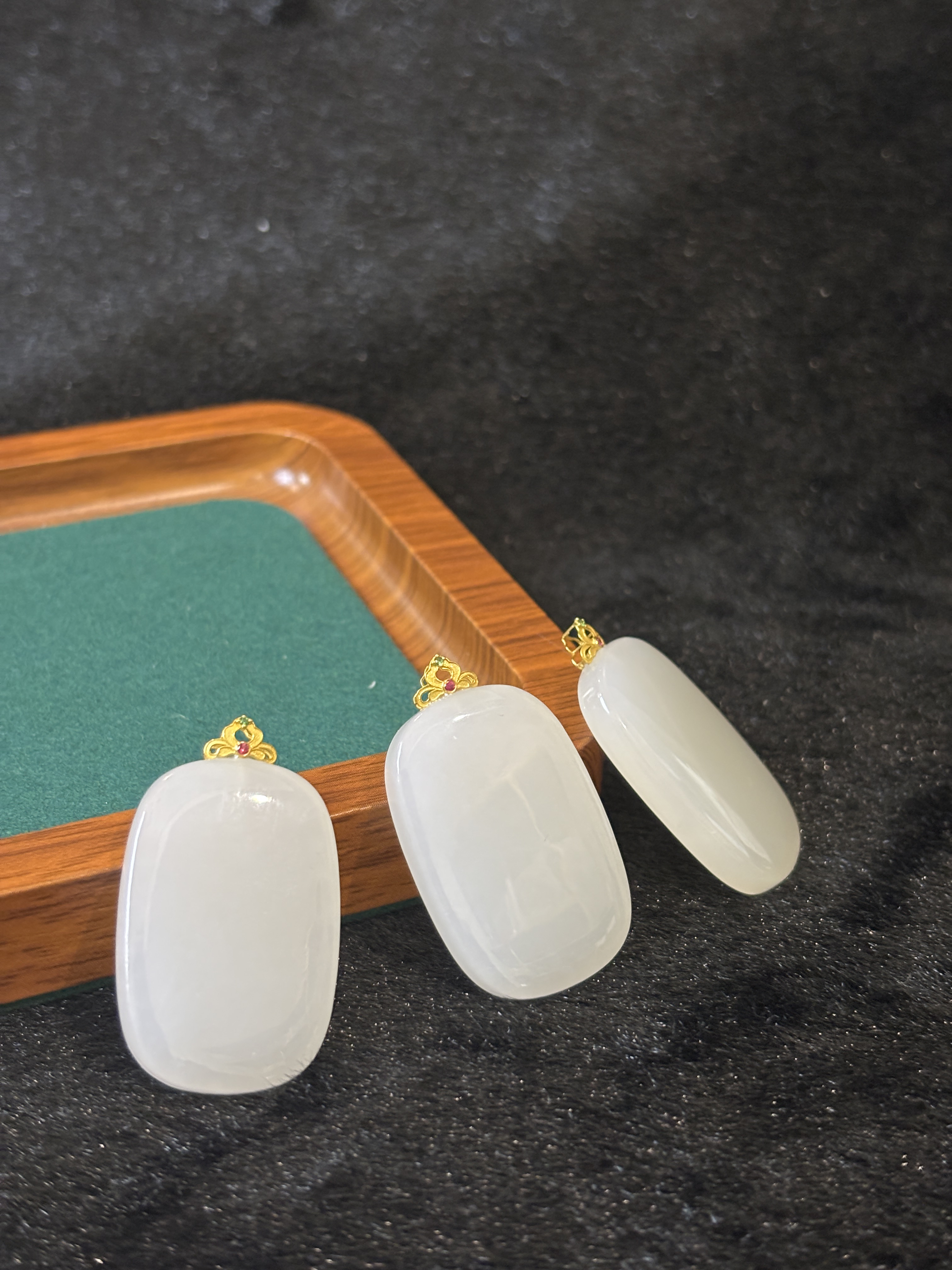 和田玉羊脂白平安牌吊坠18k金镶22*37mm（多样性发货发其一