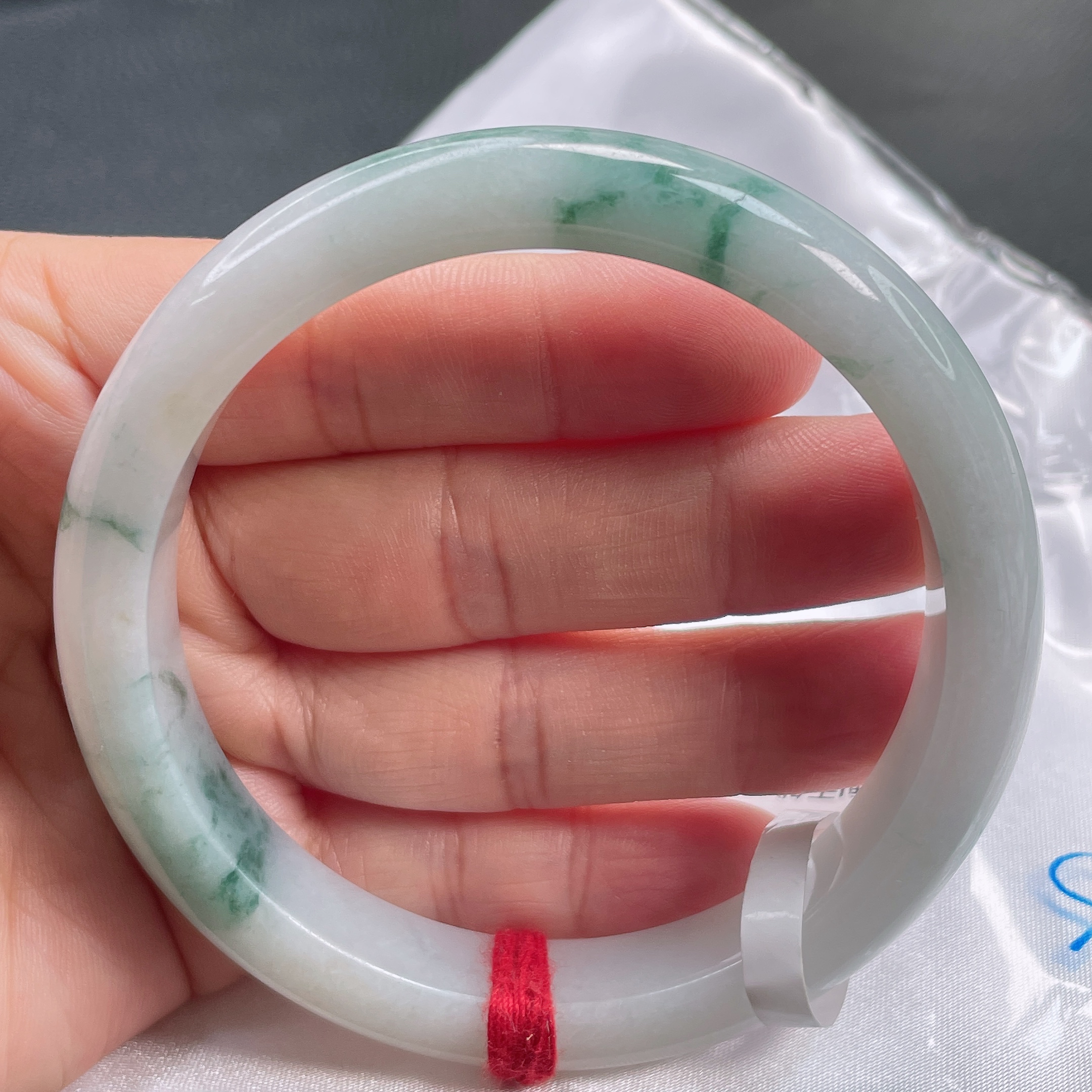 1256缅甸天然A货翡翠手镯62圈牛奶底飘花手镯时尚百搭女款精美