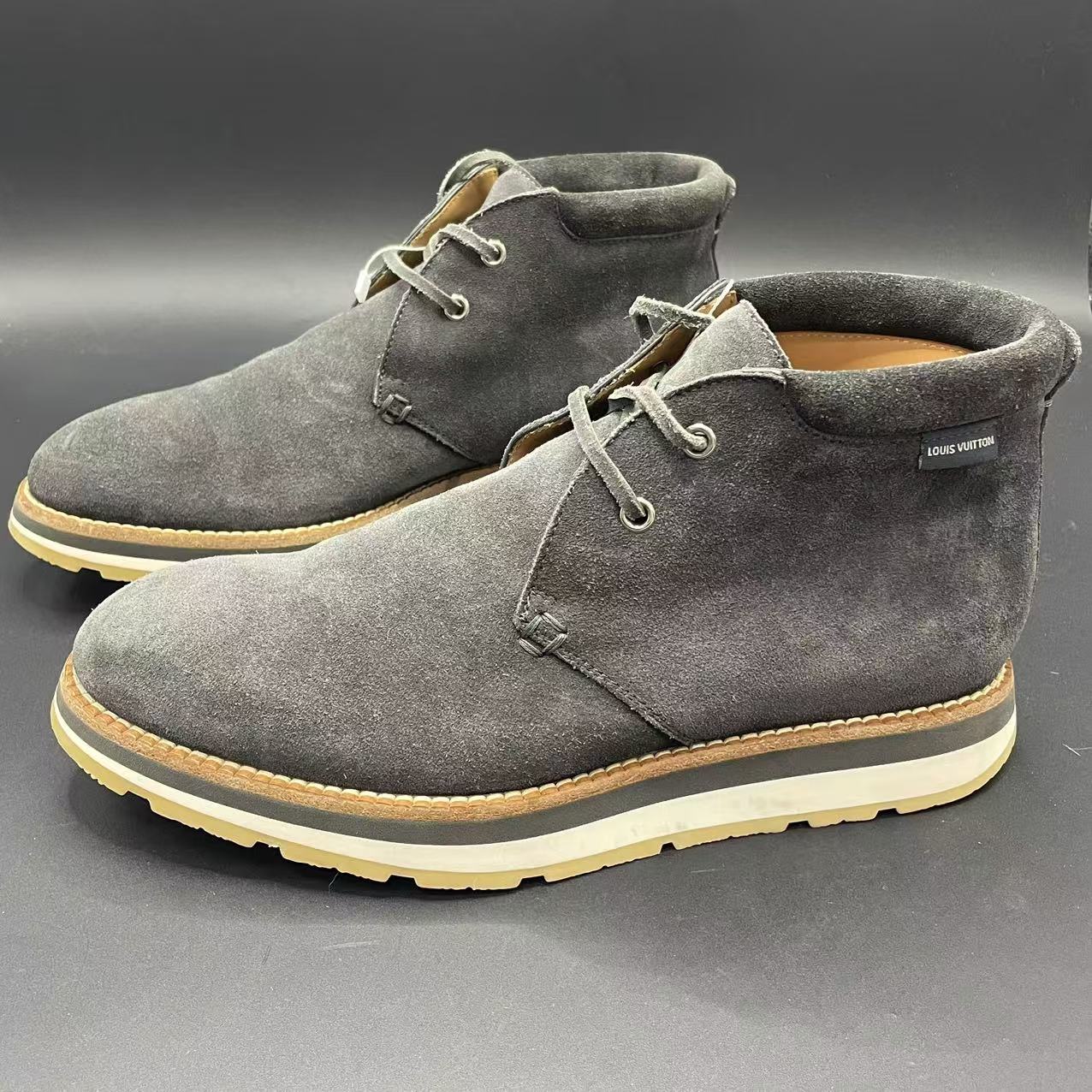 95新 LouisVuitton/路易威登 男士灰色高帮板鞋40欧码kk216e