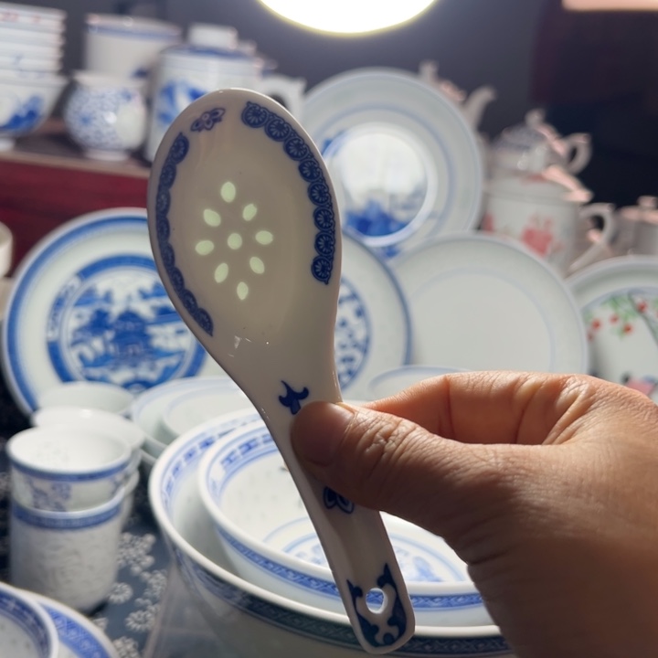 青花玲珑茶花小饭勺