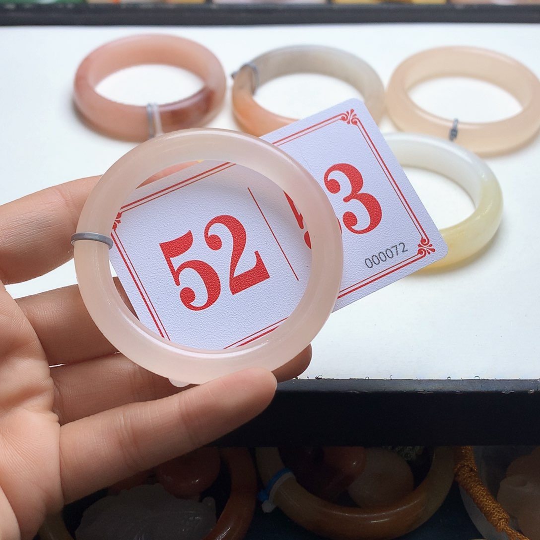 未镶嵌石英质玉（黄龙玉）手镯꧁****