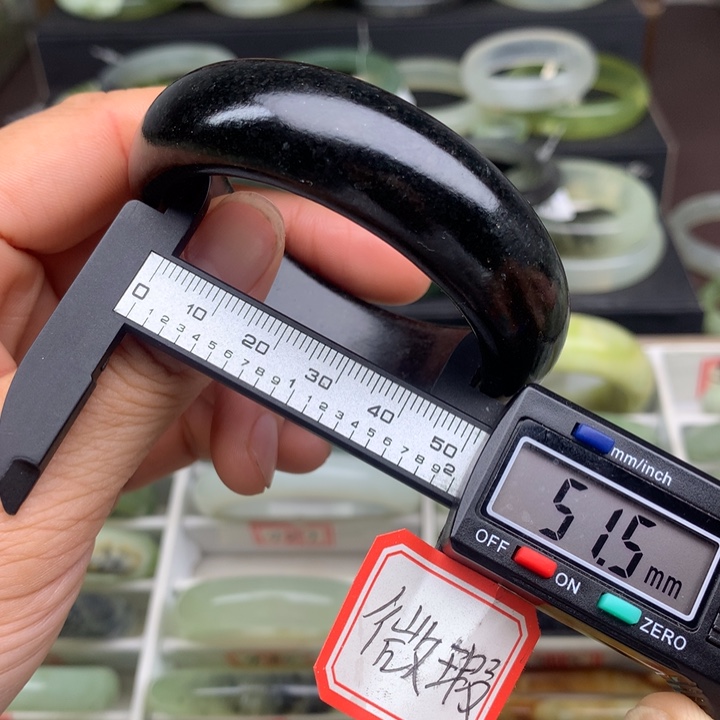 蛇纹石玉未镶嵌手镯497