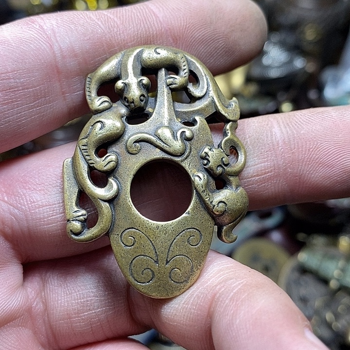 琉***佛小杨推荐铜物件一个