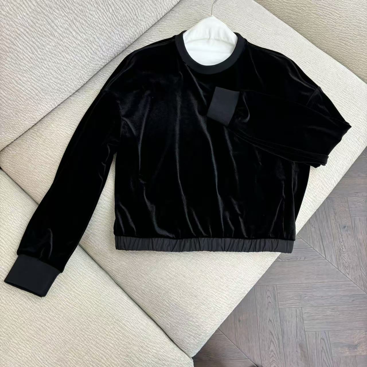 SY3621  丝绒套装系列蛇拼接上衣