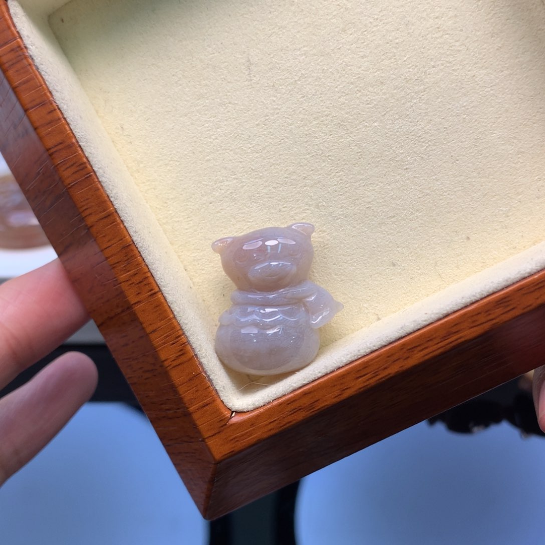 硅化珊瑚（珊瑚玉）颈饰未镶嵌冰虫纹蜜罐熊