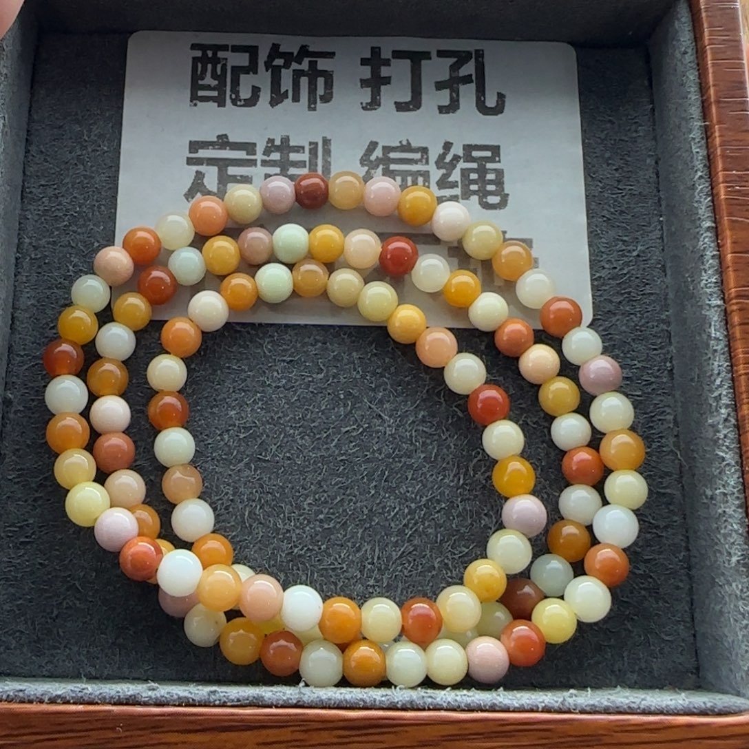 未镶嵌手串石英质玉（缅黄）