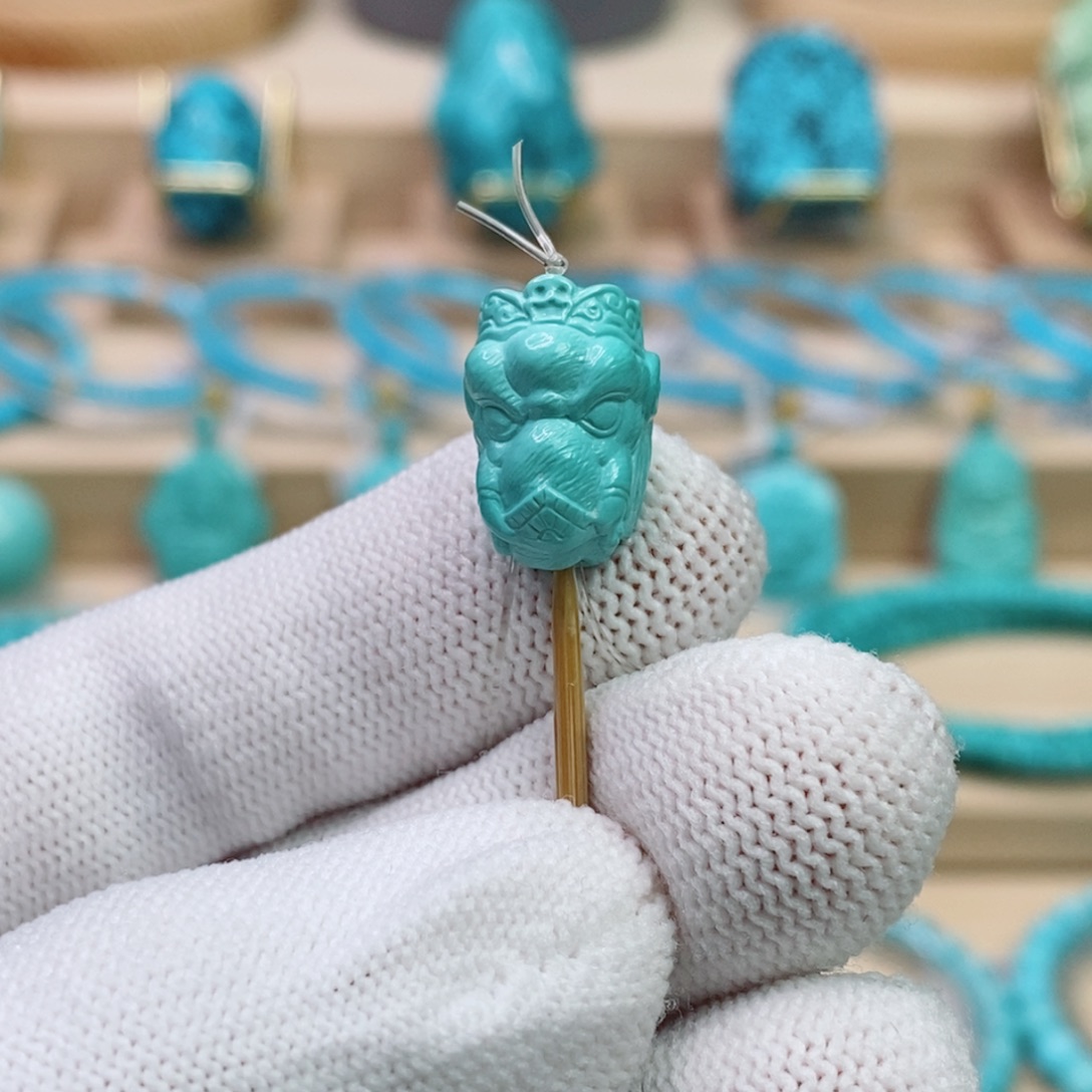 绿松石未镶嵌珠宝奇石