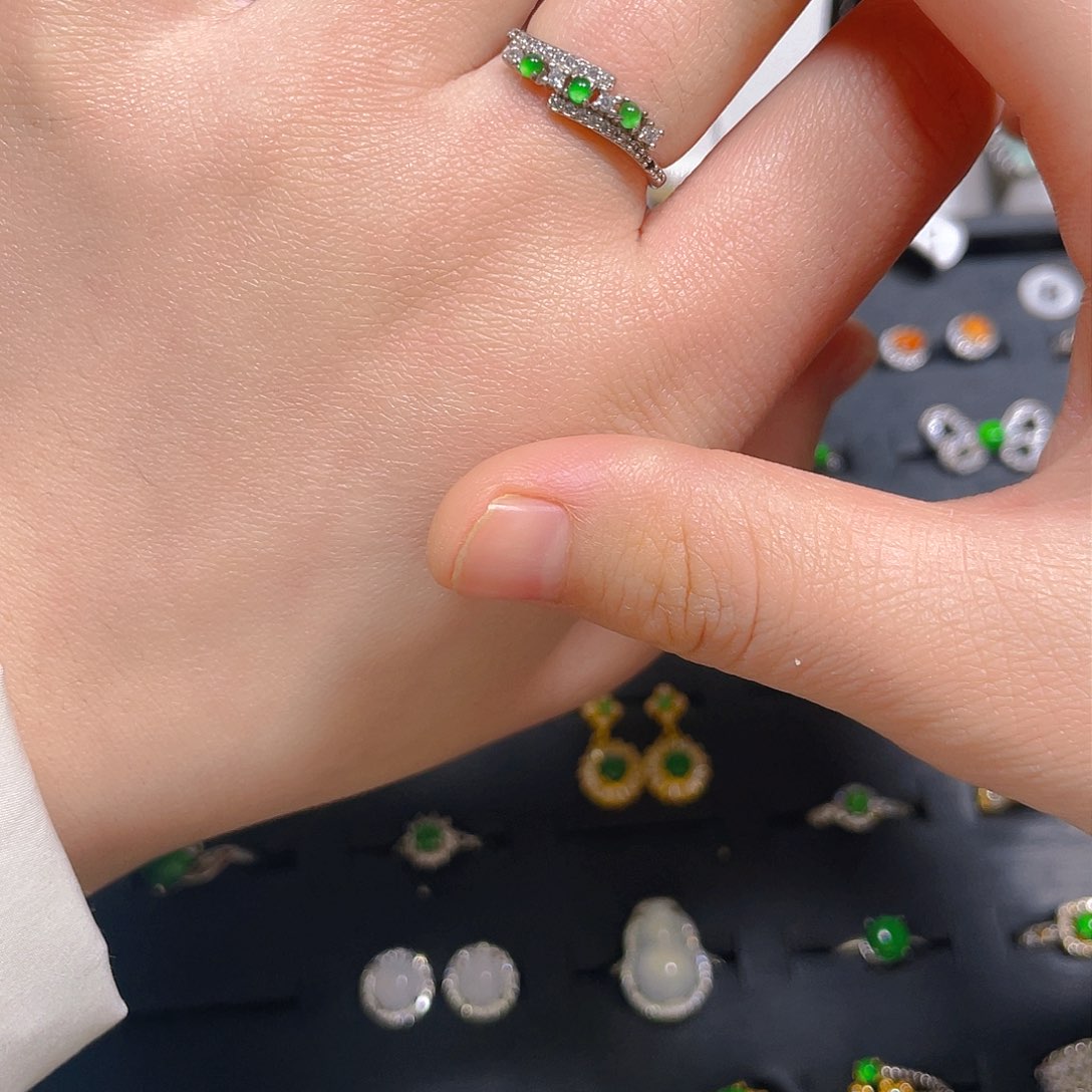 翡翠戒指银S925镶嵌戒指