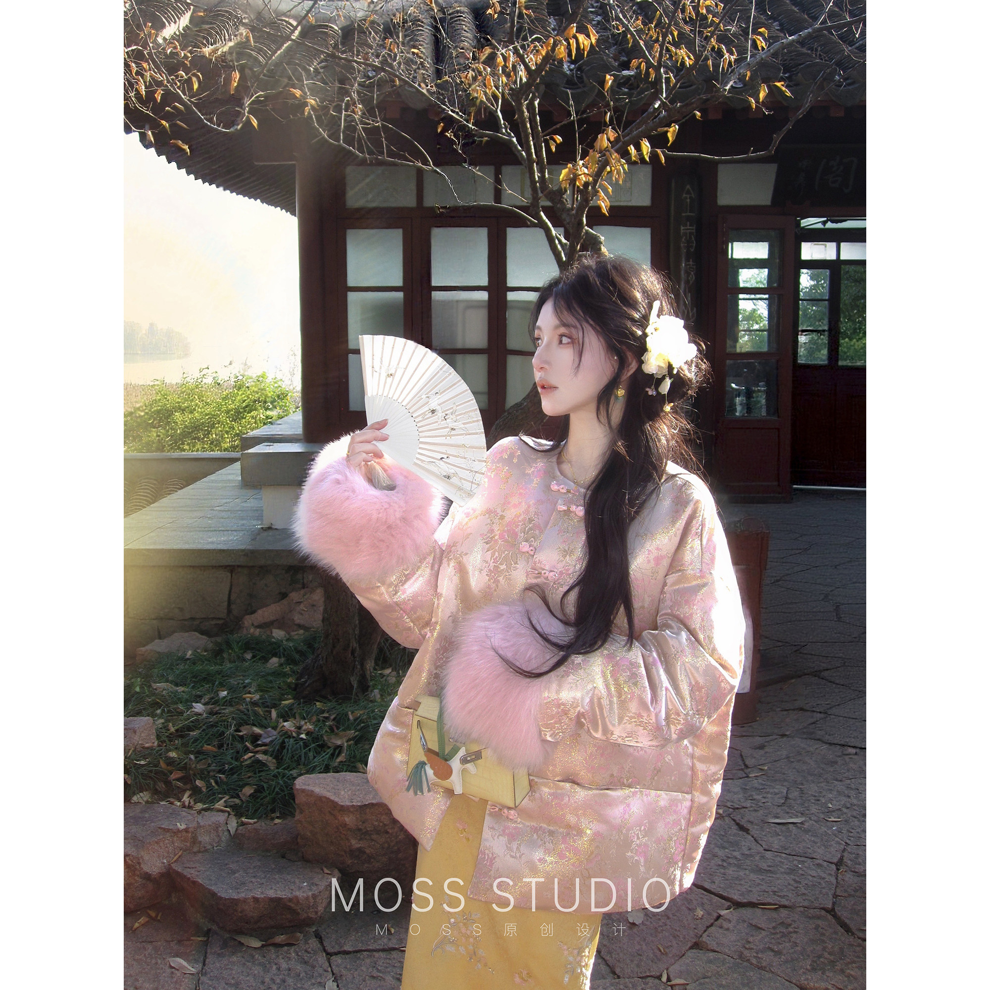 MOSS STUDIO 12.30 14:00上新【花梦乐章】新中式织金提花羽绒服