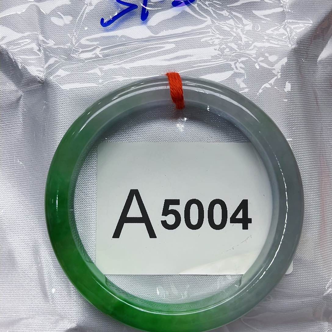 翡翠手镯未镶嵌多样性