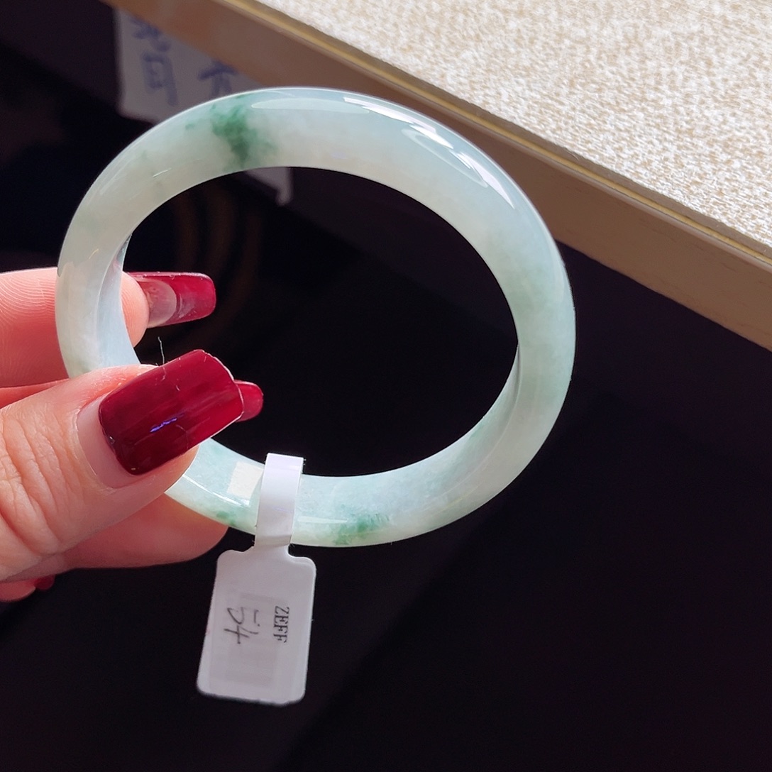 翡翠手镯未镶嵌手镯