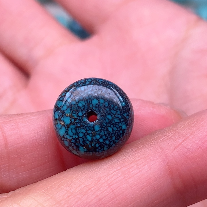 绿松石颈饰未镶嵌