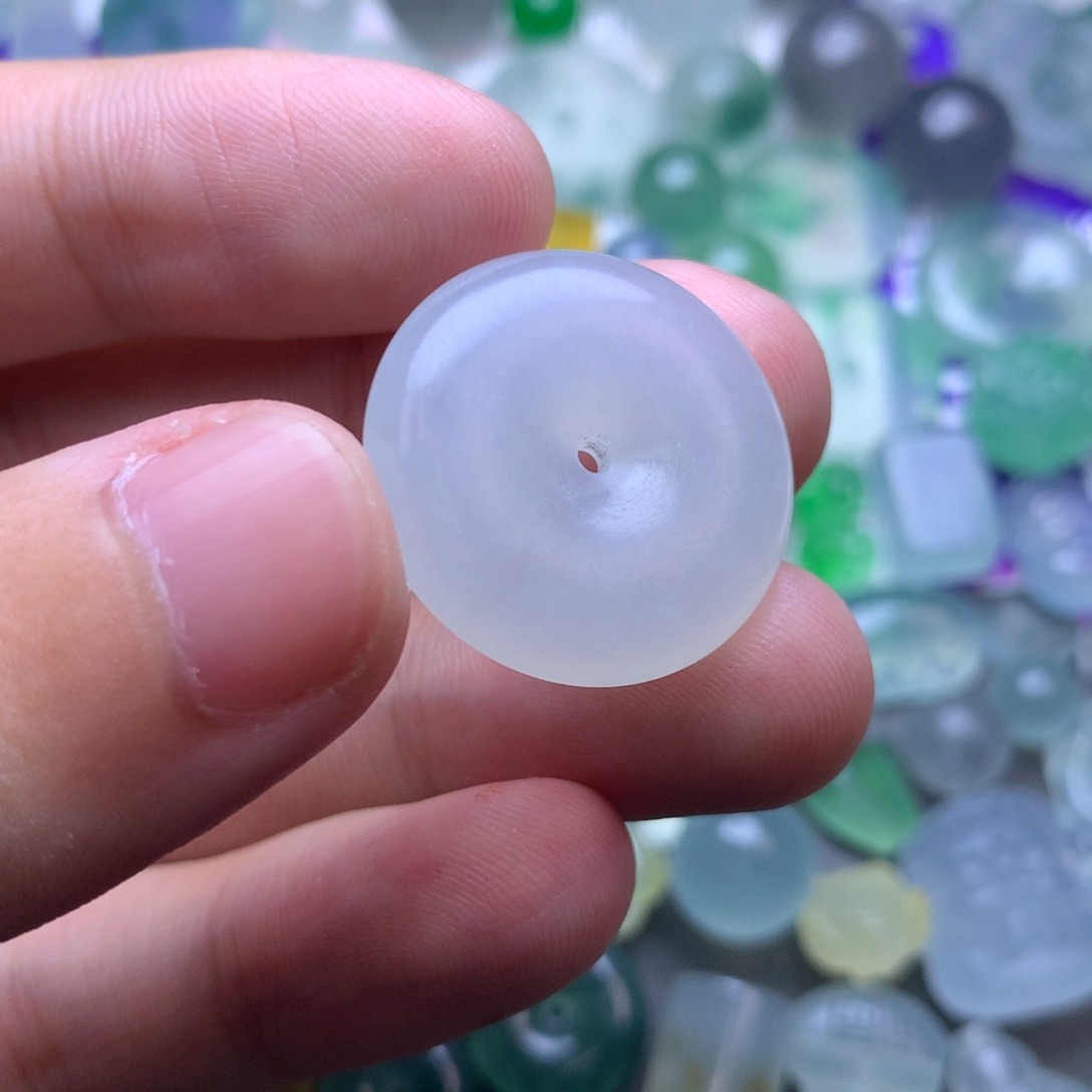 定制翡翠未镶嵌挂件