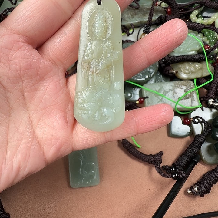 和田玉颈饰未镶嵌