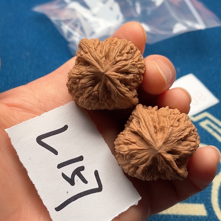 文玩核桃把件南疆