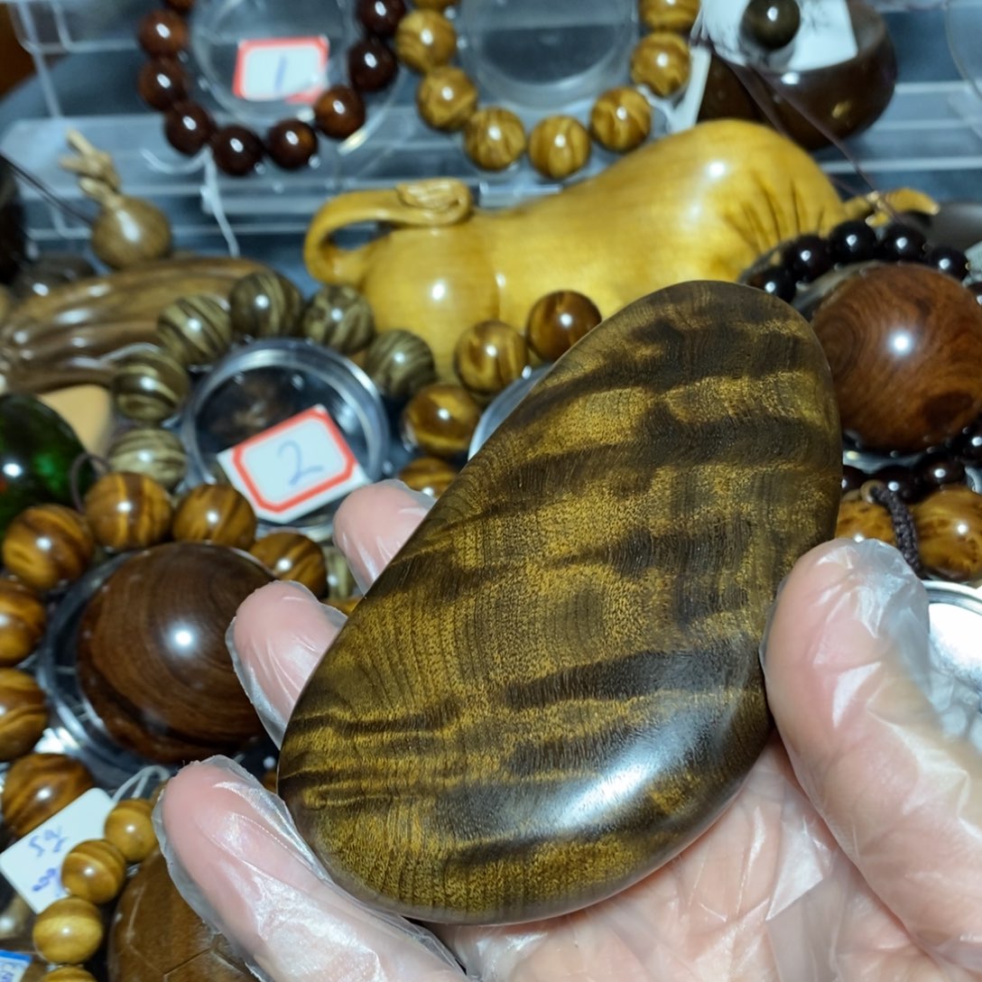 金丝楠木雕工艺品