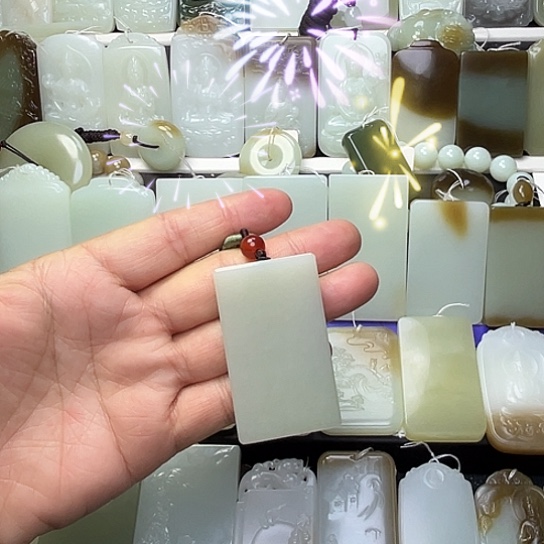 颈饰未镶嵌和田玉