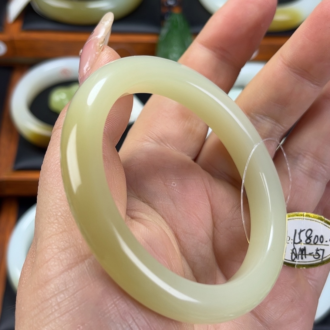 和田玉（糖玉）手镯未镶嵌57
