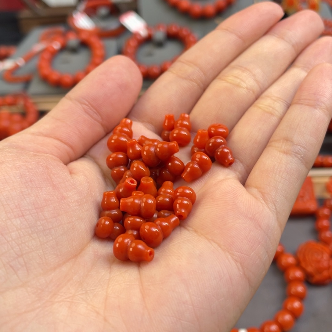 南红玛瑙雕刻件未镶嵌