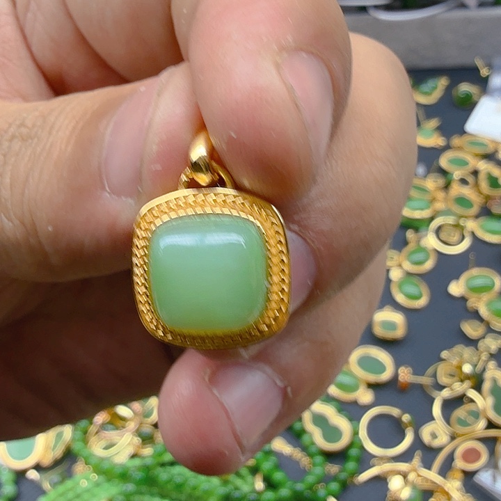 和田玉（碧玉）颈饰银S925镀金镶嵌