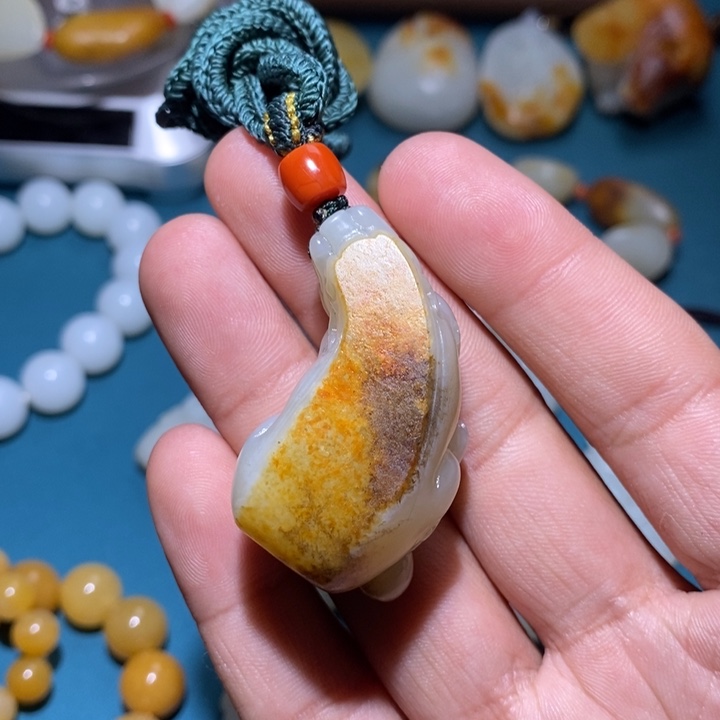 和田玉颈饰未镶嵌