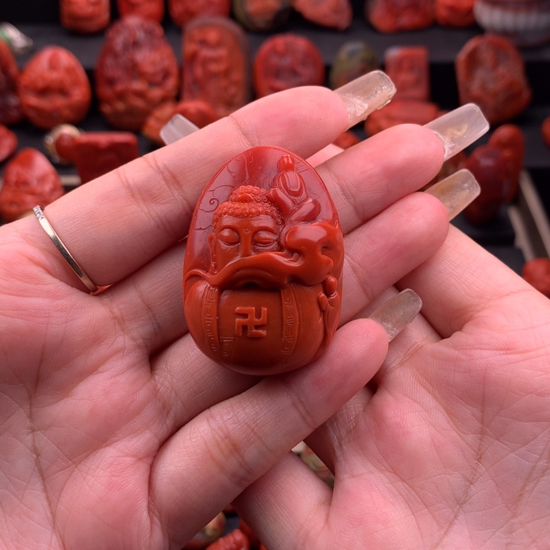 南红玛瑙南红川料大日如来吊坠30.6mm未镶嵌