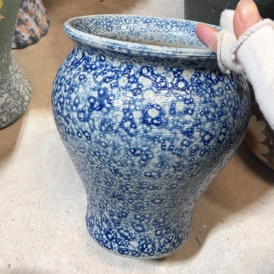 罐默认微瑕，有孔编号15-222