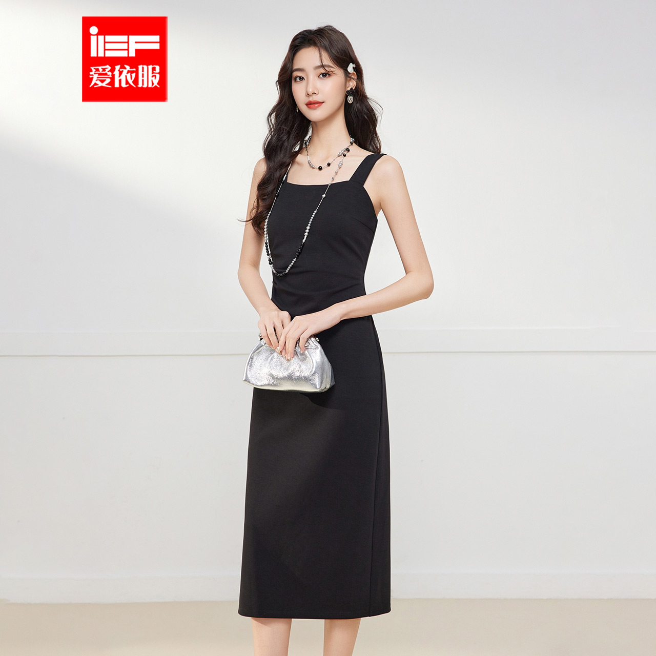 IEF/爱依服2025新款夏季棉时尚百搭显瘦赫本风小黑裙吊带中裙