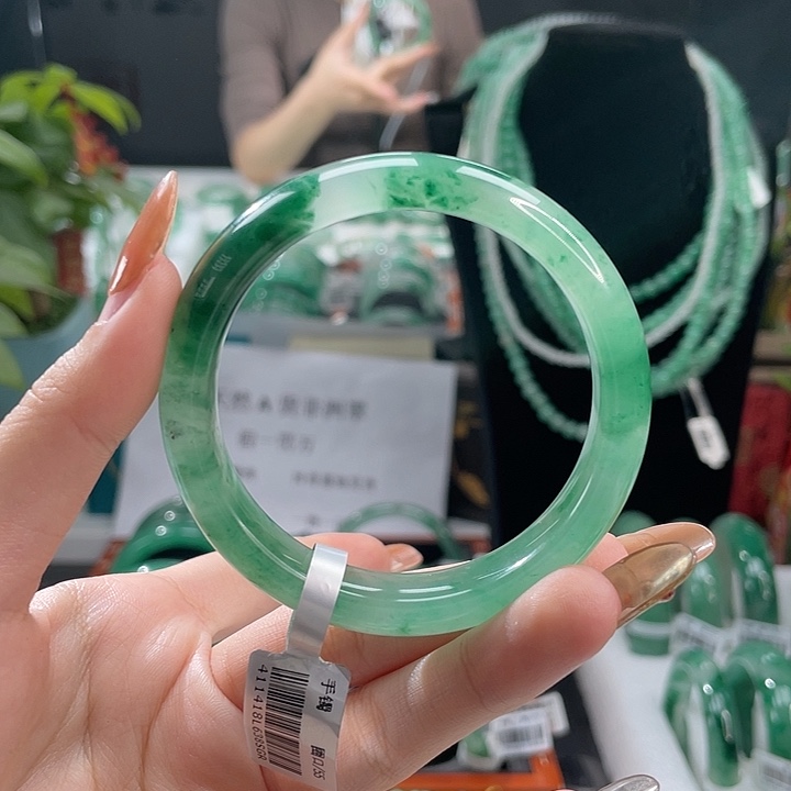 石英质玉手镯未镶嵌佳***里天然A货非洲翠手镯