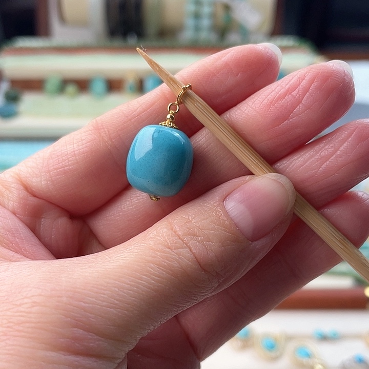 绿松石未镶嵌颈饰