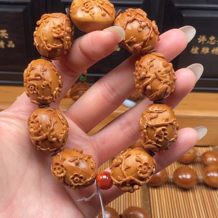 橄榄核手串许忠英老师喜上眉梢