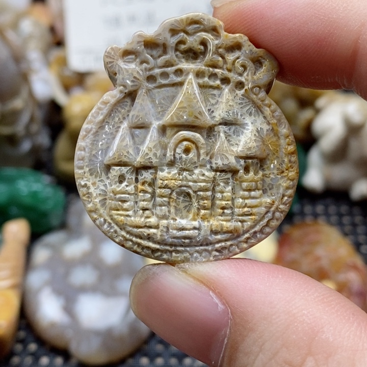 硅化珊瑚（珊瑚玉）颈饰未镶嵌