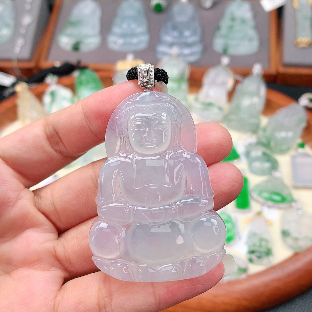 颈饰18K金镶嵌翡翠观音