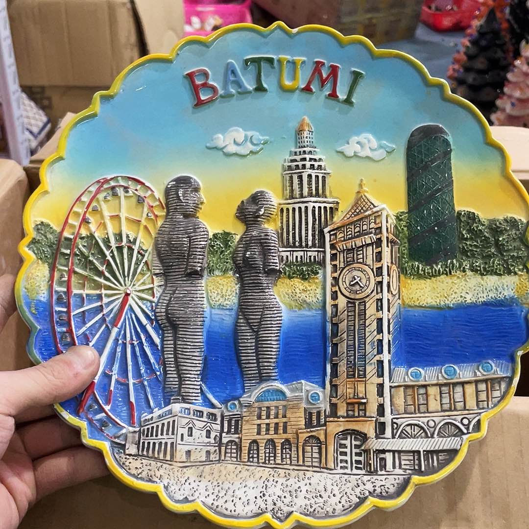 摆件   磕碰。封釉。