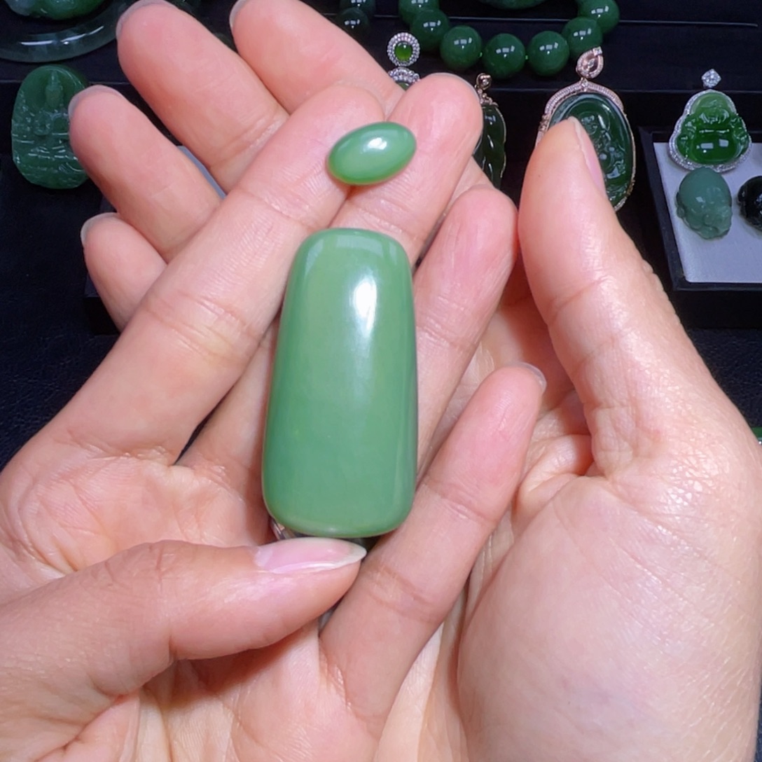 承***霄和田玉未镶嵌挂件