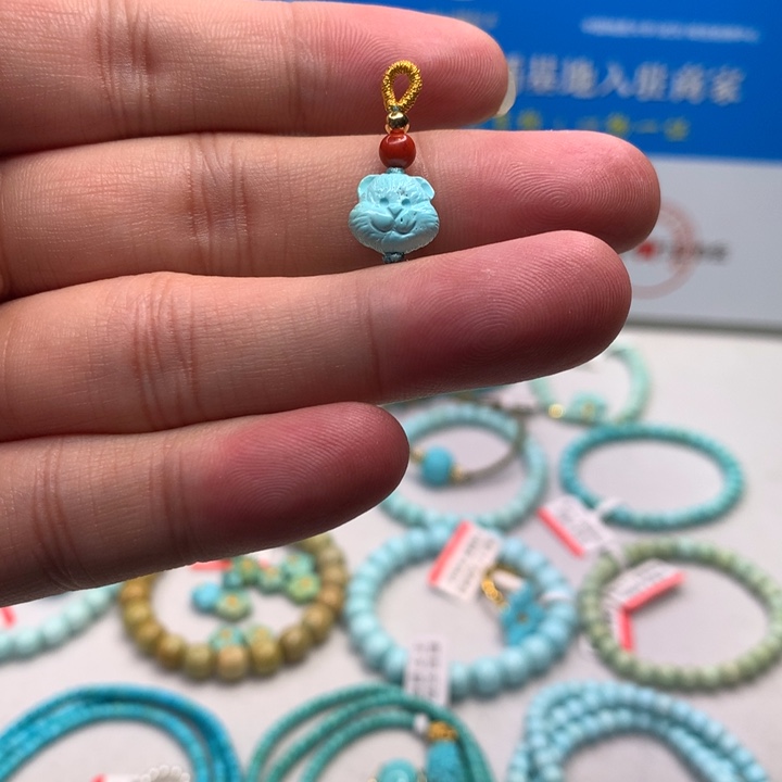 绿松石配饰未镶嵌