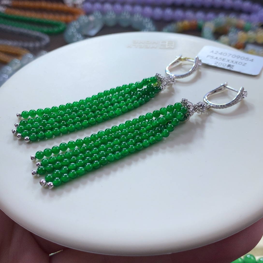 翡翠耳饰18K金镶嵌翡翠高冰浓阳绿小米珠卡2.50+