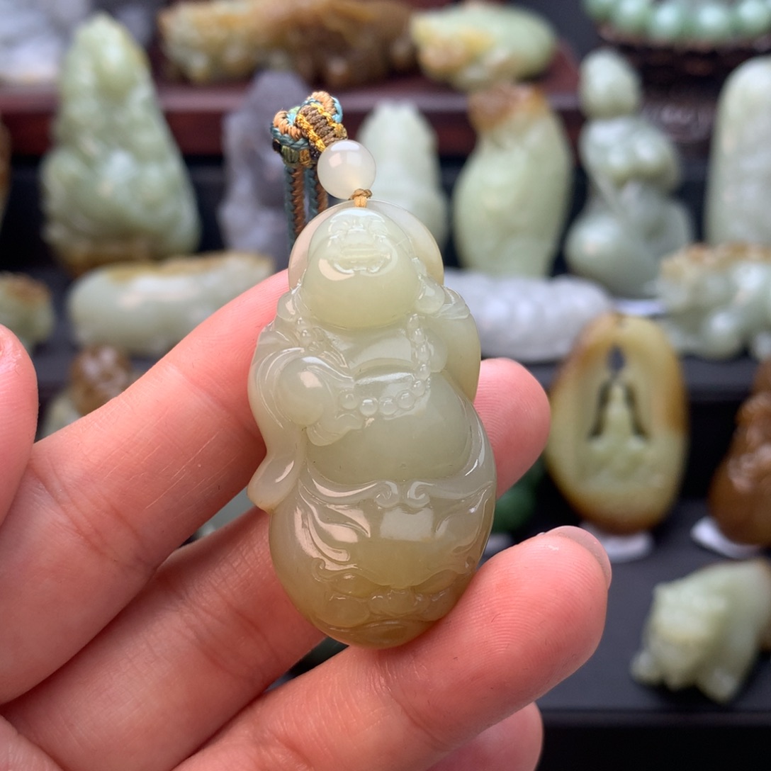 和田玉颈饰未镶嵌铃*?