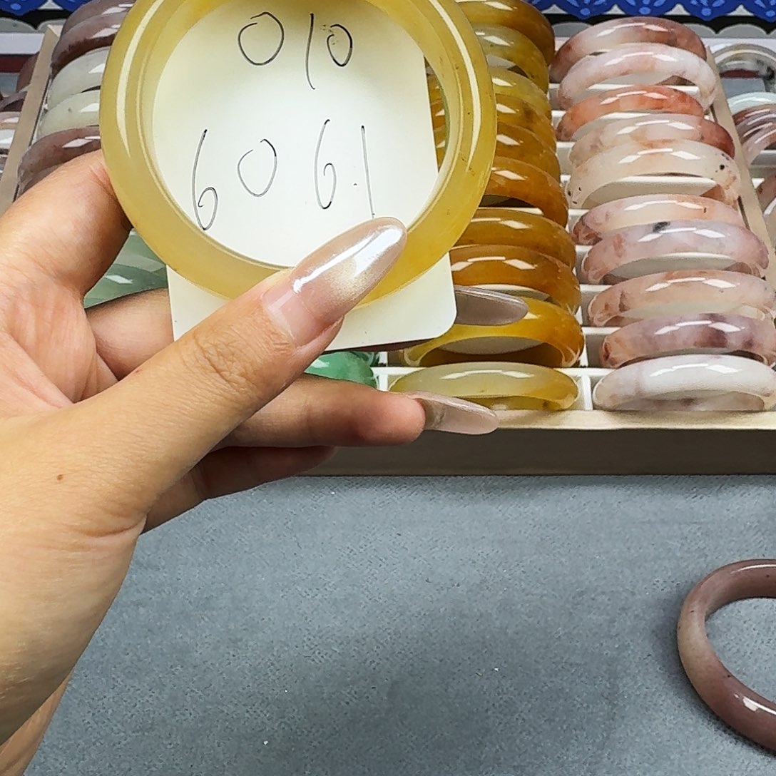 未镶嵌手镯石英质玉010