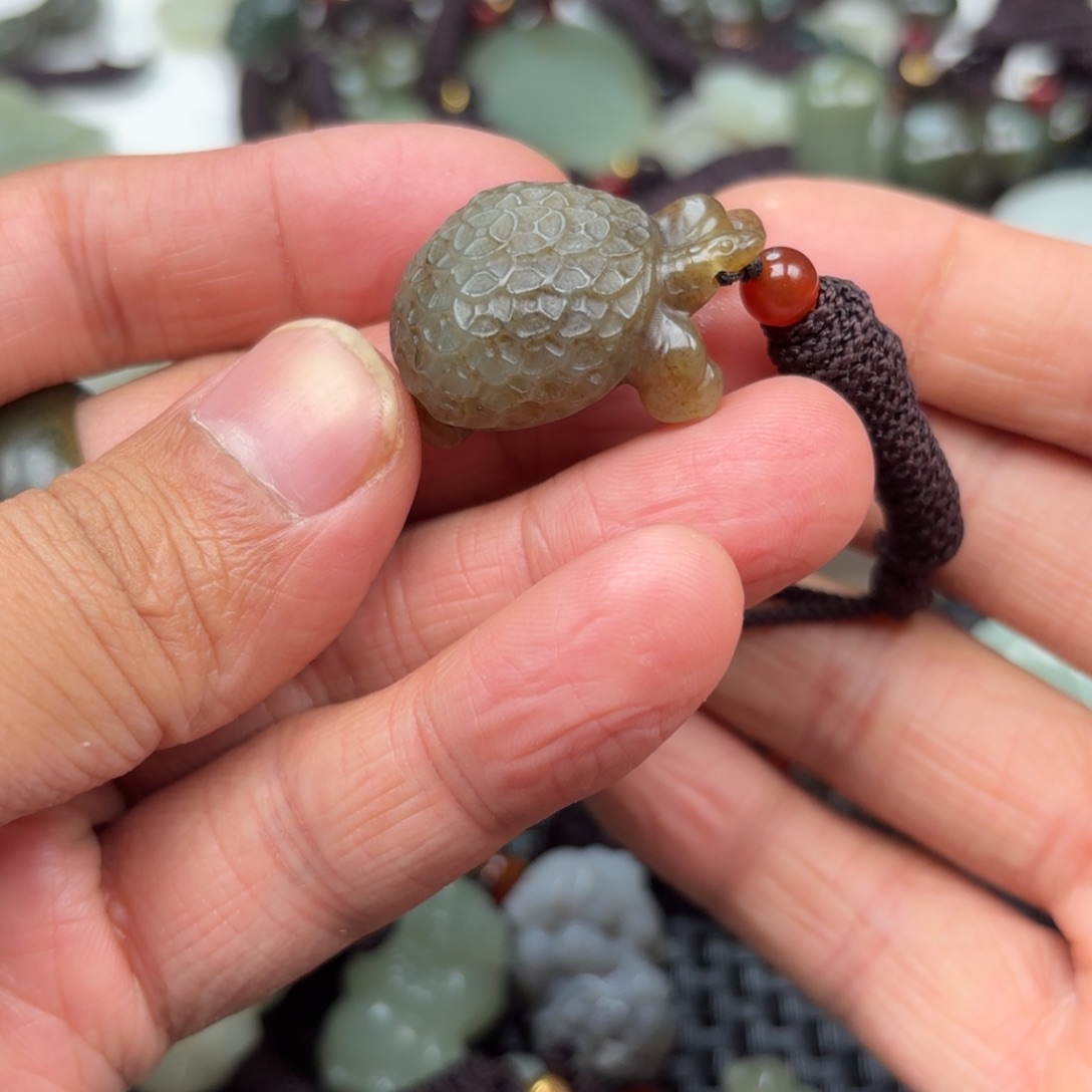 和田玉吊坠未镶嵌