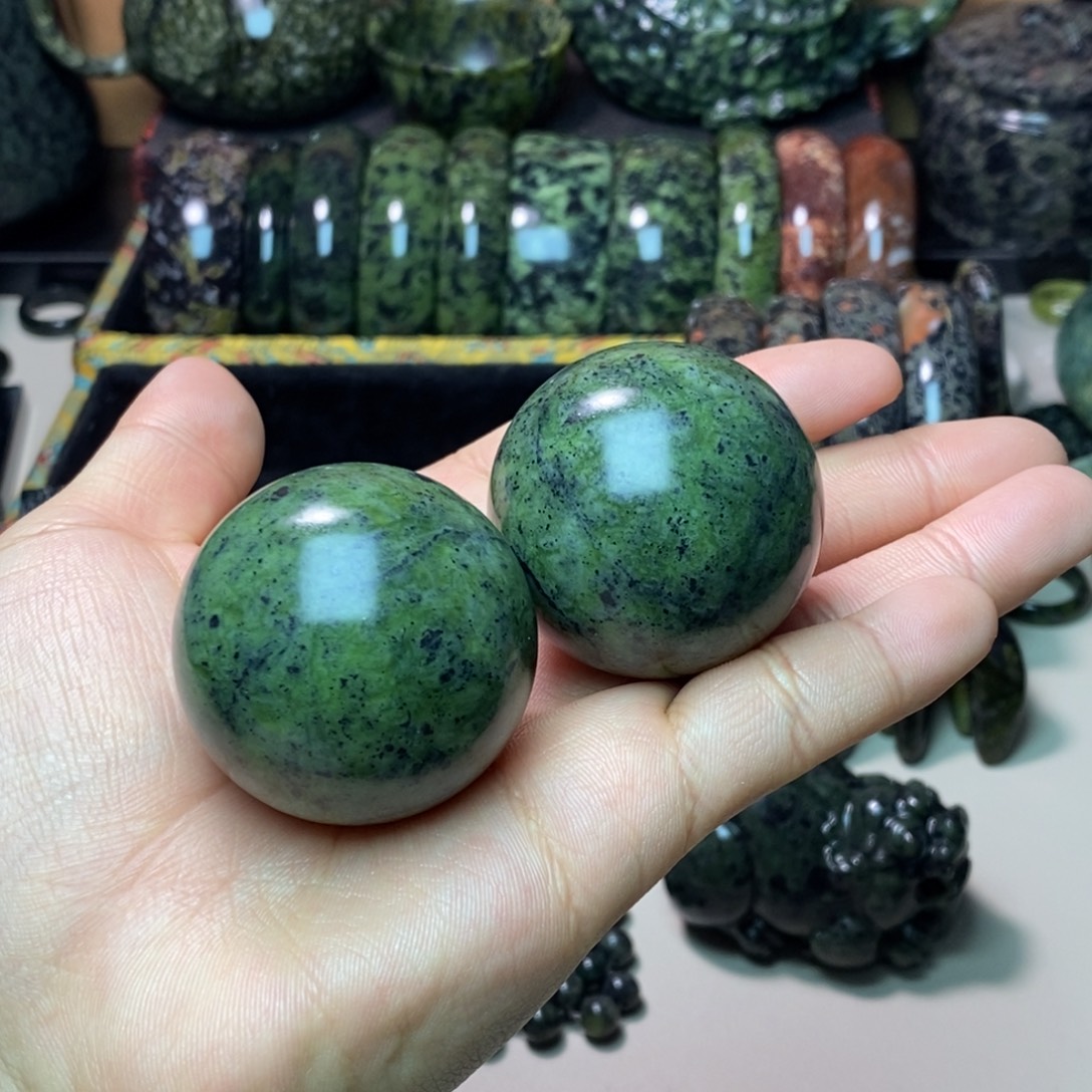 蛇纹石玉未镶嵌项链